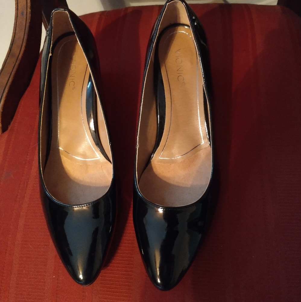 Vionic patent heels